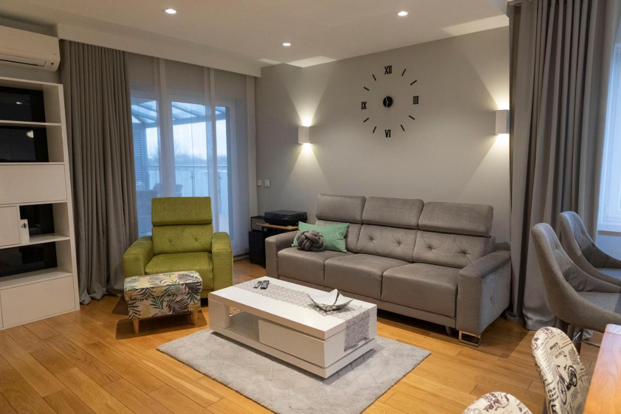 Apartament Termalny Delux Uniejow Exterior photo